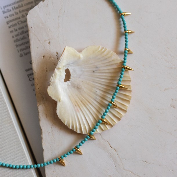 (Preview 2) Τιρκουάζ Κολιέ με Χρυσά Καρφιά | Alevizou Jewellery